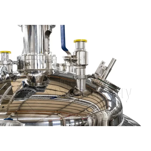 Heated mixing tank with sight glass jacket